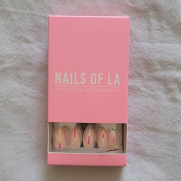 Static Nails Nails of LA Press-On and Stick On Extensions Set Bundle of 4 NIB - Picture 4 of 8